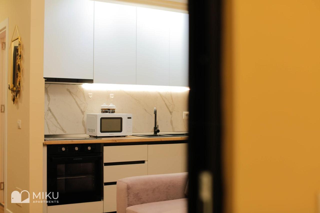 Miku - Perfect 1bedroom At Komuna E Parisit *