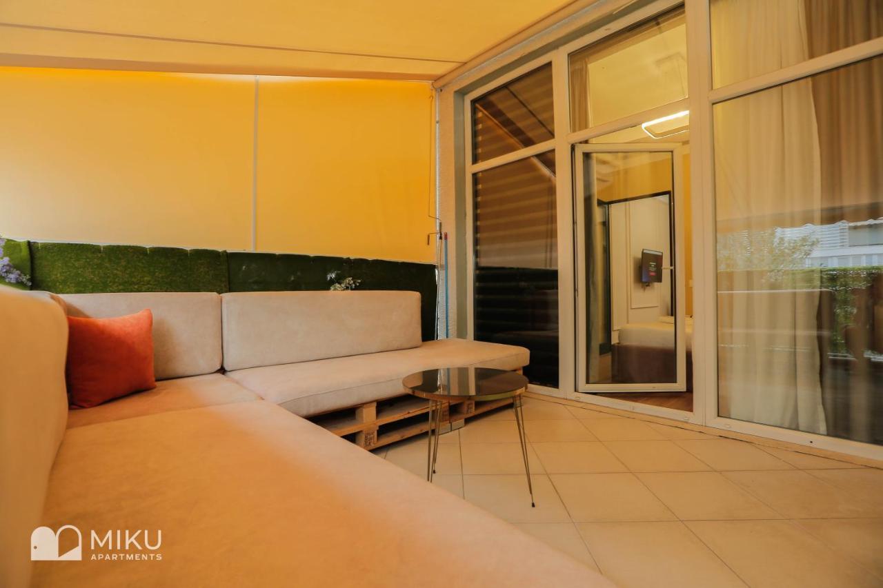 Miku - Perfect 1bedroom At Komuna E Parisit